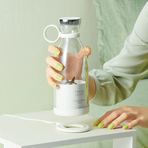 Portable Mini Juicer Blender™ | Fresh Juice On the Go!